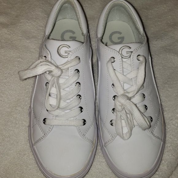 🚫SOLD Guess Shoes - Picture 1 of 5